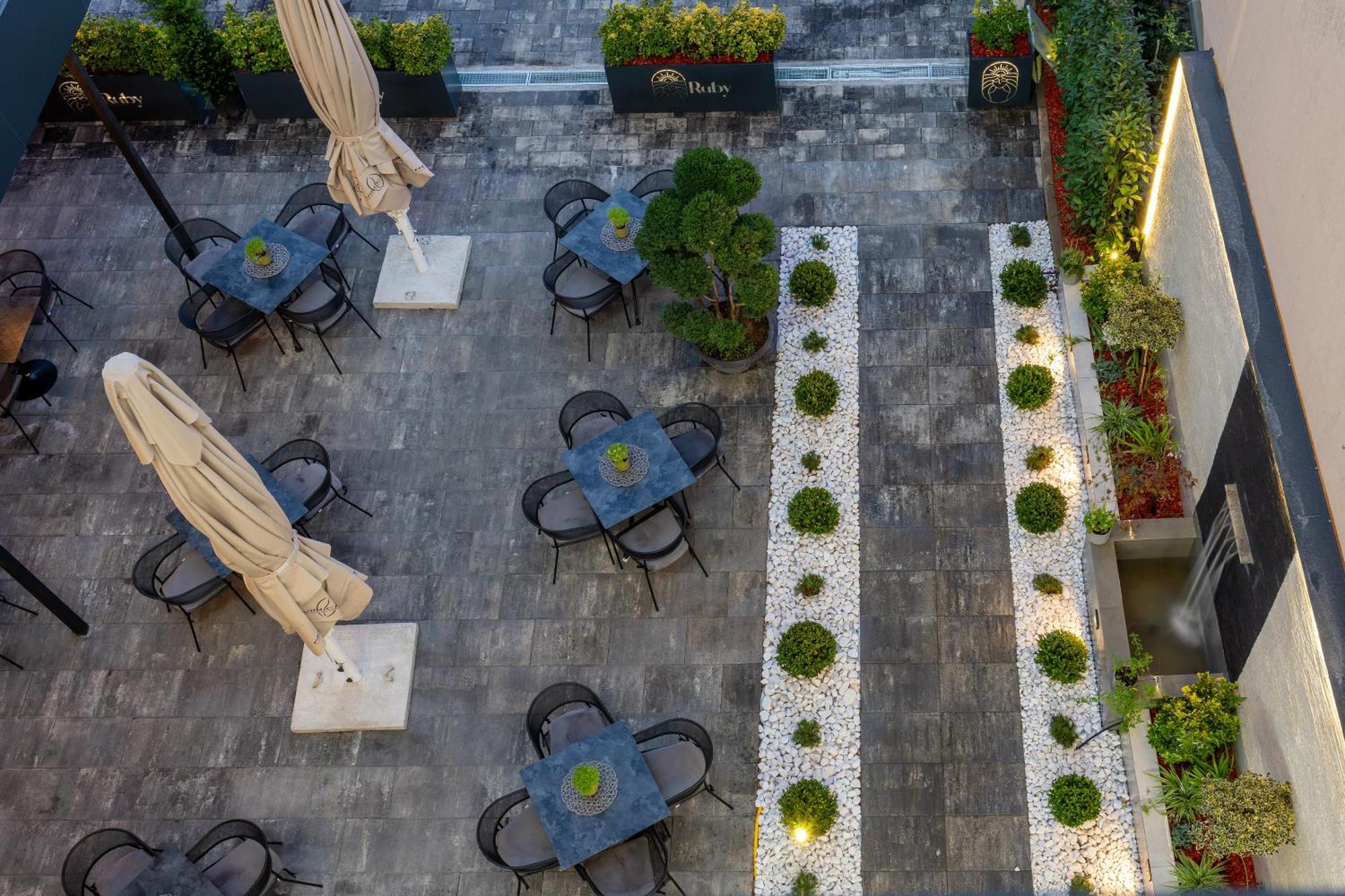 Ruby Hotel Prishtina 프리슈티나 외부 사진